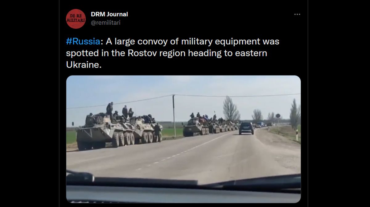 Dlouhá ruská kolona míří na Donbas, ukazují snímky. Ofenzíva podle Kyjeva začíná